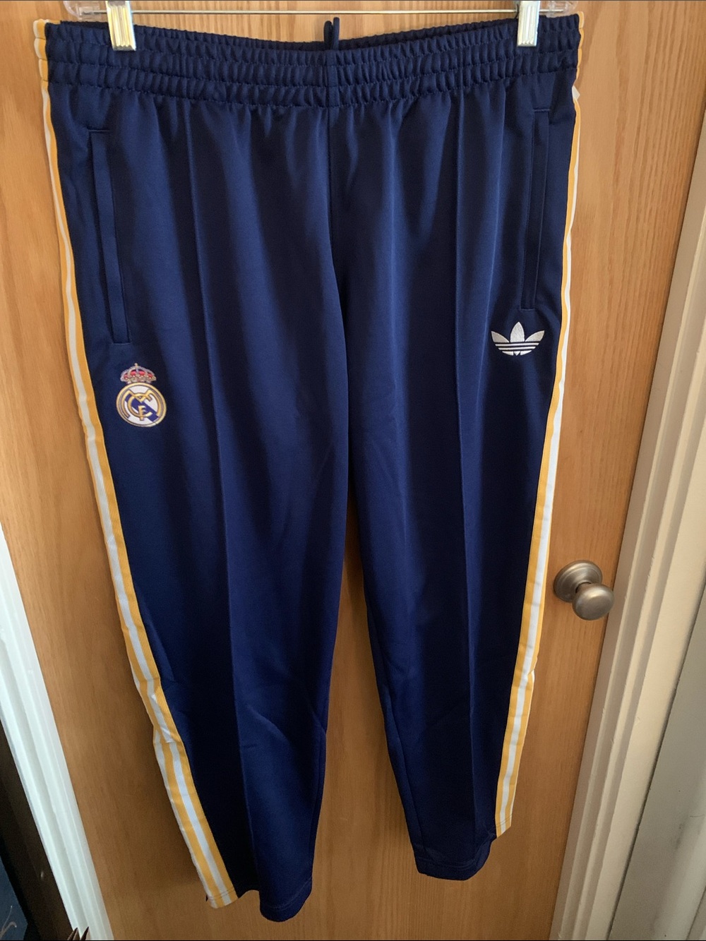 Men’s NWT XL Adidas Real Madrid Blue Sweatpants with Yellow Side Stripes